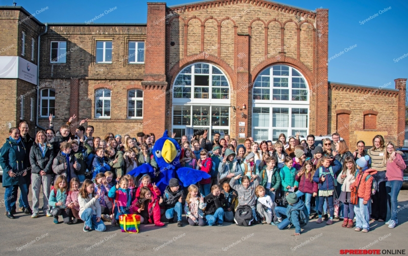 Spreebote-Kinder-setzen-auf-Frieden_gallery1_02