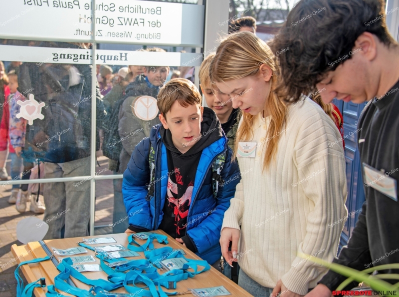 Spreebote-Kinder-setzen-auf-Frieden_gallery1_03