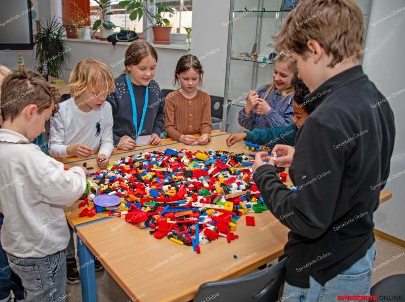 Spreebote-Kinder-setzen-auf-Frieden_gallery1_09