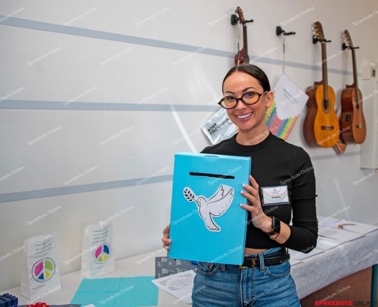 Spreebote-Kinder-setzen-auf-Frieden_gallery1_11