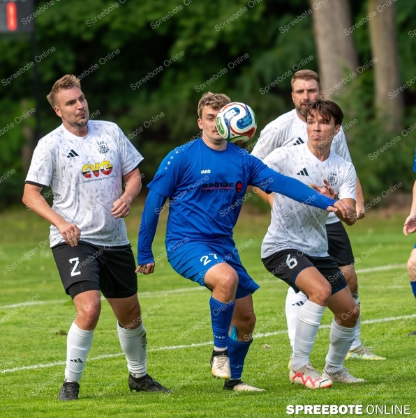 Spreebote-Elfmeterschiessen-entscheidet-Partie_gallery1_49