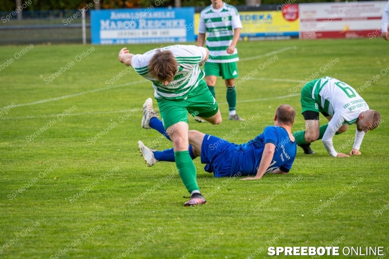 Spreebote-Briesen-lasst-Federn_gallery1_02