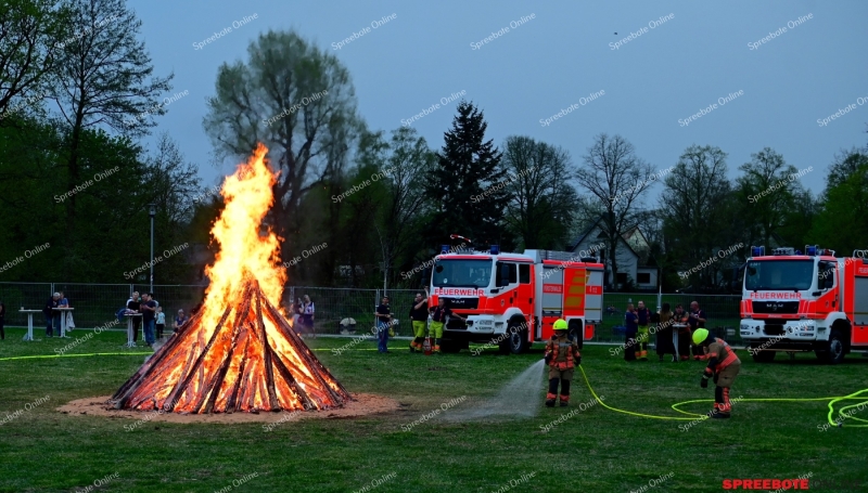 1.Fuwa-Lagerfeuer-Bullenwiese-Behnke-Feuerwehr-010