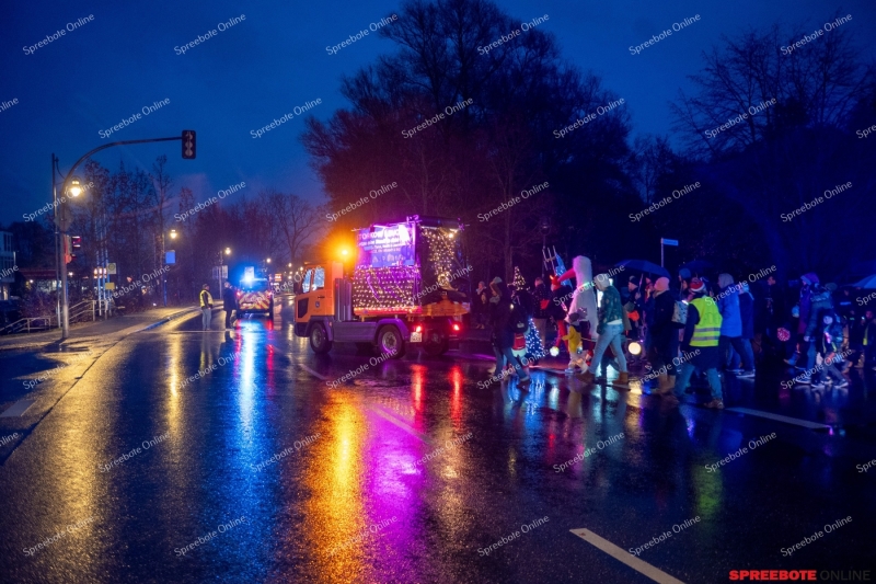 Spreebote-15.Storkow-Leuchtet-005