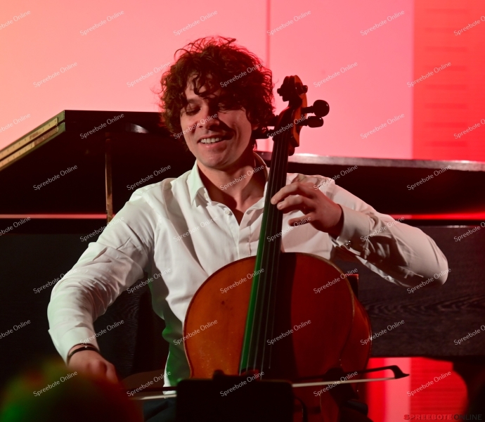 Alte-Rathaus-Manaev-002