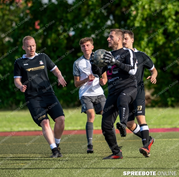 Spreebote-Borussia-erlebt-wieder-eine-Niederlage_gallery1_14