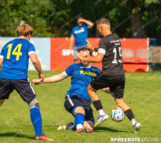 Spreebote-Briesen-behalt-die-Oberhand_gallery1_15