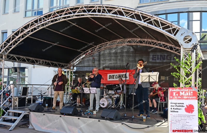 Die-Linken-1.Mai-Marktplatz-002