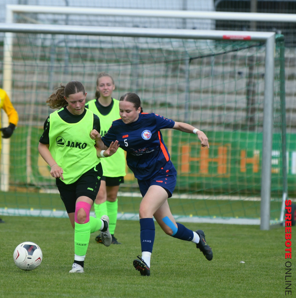 FSV-B-Juniorin-Pokal-Turbine-Potsdam-II-09