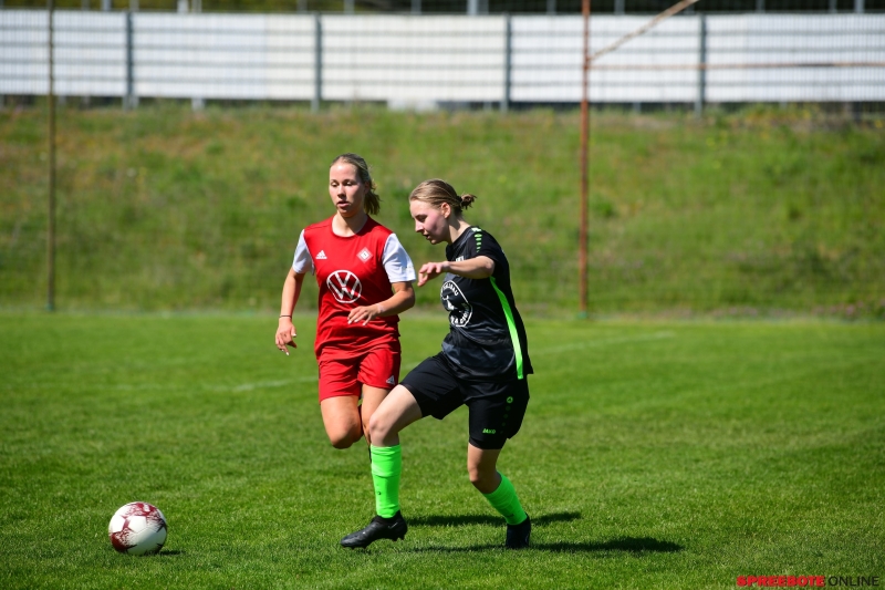FSV-Madchen-Rot-Weiss-Neunhagen-002-1