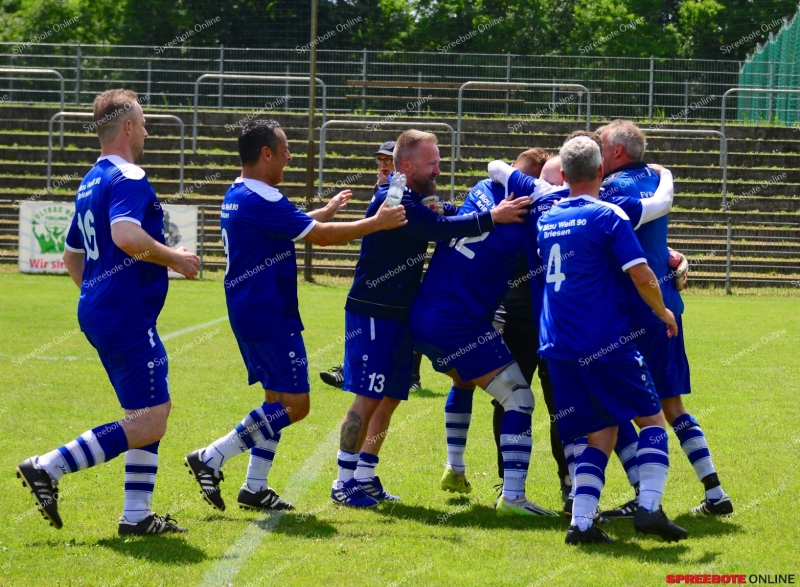 FV-Blau-Weiss-Briesen-Pokal-Sieg-U40-001