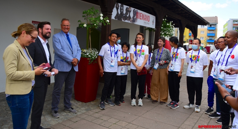 Galerie-III-Special-Olympics-Goldene-Buch-Fuwa-001