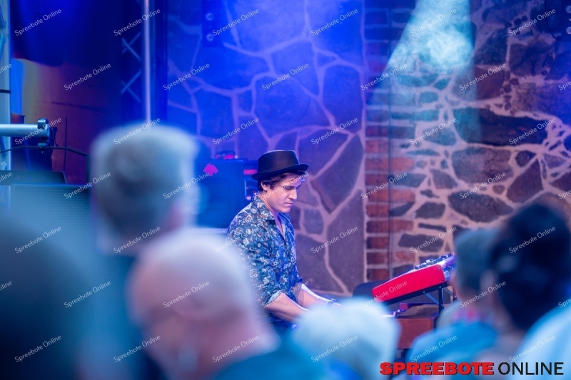 Spreebote-Gitarrenzauber-in-der-Alten-Schulscheune_gallery1_03