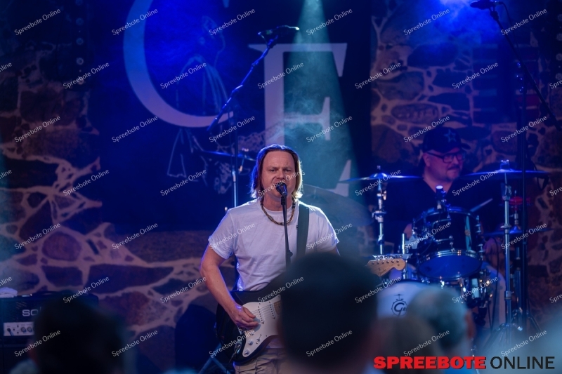 Spreebote-Gitarrenzauber-in-der-Alten-Schulscheune_gallery1_05