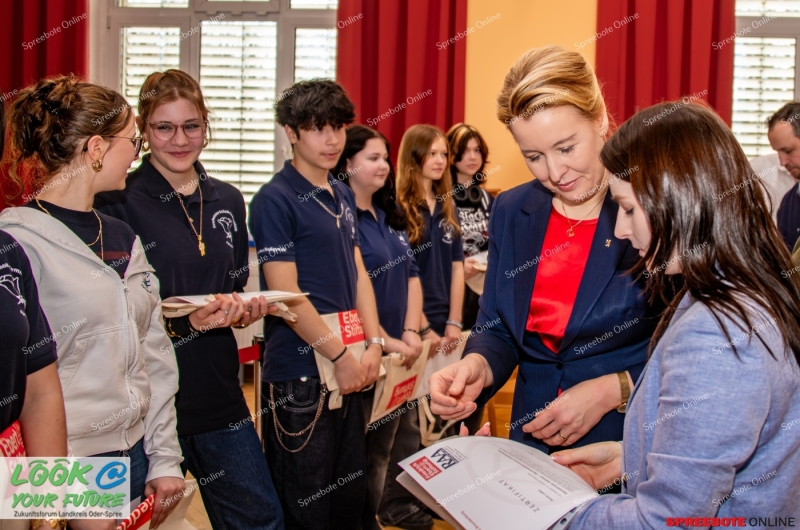 Spreebote-Gym-Geschwister-Scholl-Franziska-Giffey-010