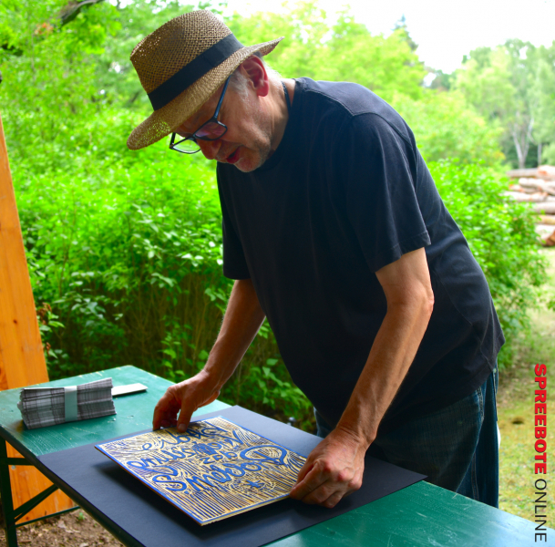 Holzschnitt-Pleinair-mitten-im-Wald-03