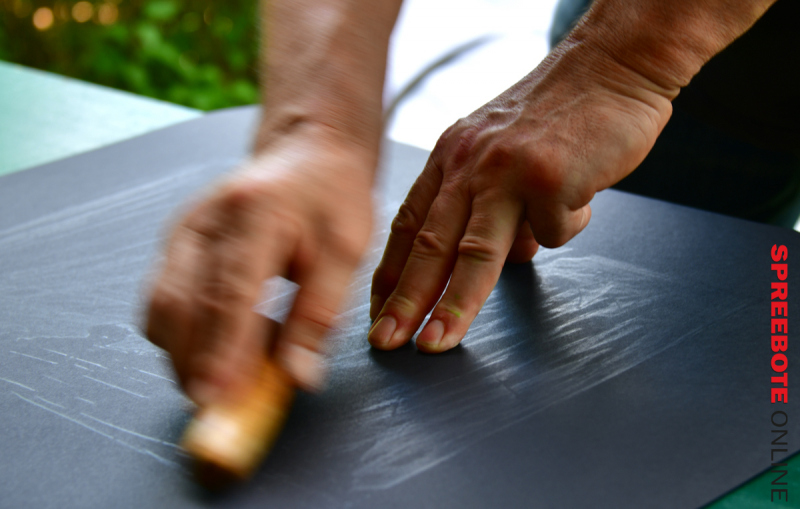 Holzschnitt-Pleinair-mitten-im-Wald-06