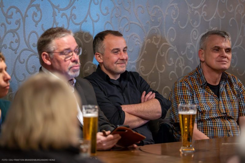 Jan-Redmann-startet-Tour-in-Beeskow-3-scaled