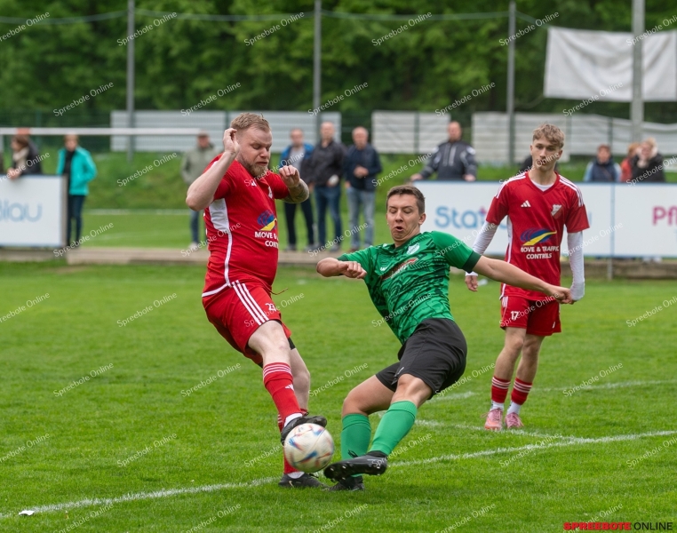 Spreebote-Kein-Sieger-im-Flutlichtspiel_gallery1_01
