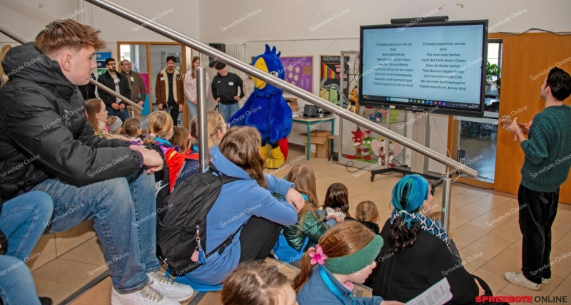 Spreebote-Kinder-setzen-auf-Frieden_gallery1_06