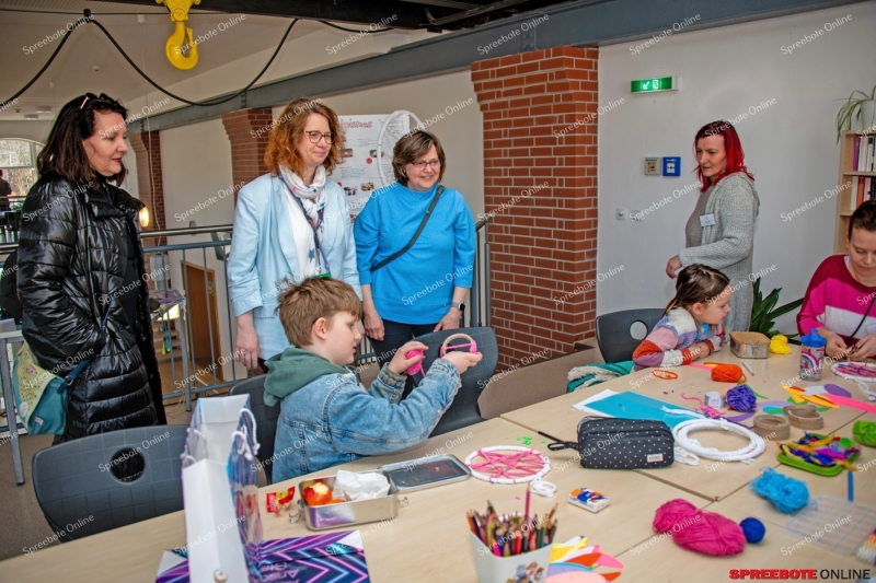 Spreebote-Kinder-setzen-auf-Frieden_gallery1_13