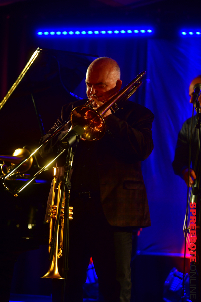 Klazz-Brothers-featJames-Morrison-2