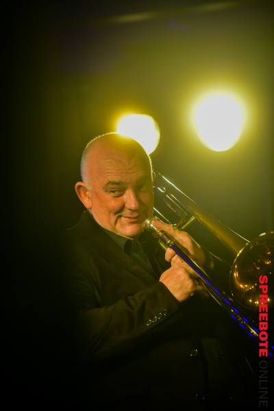 Klazz-Brothers-featJames-Morrison-8