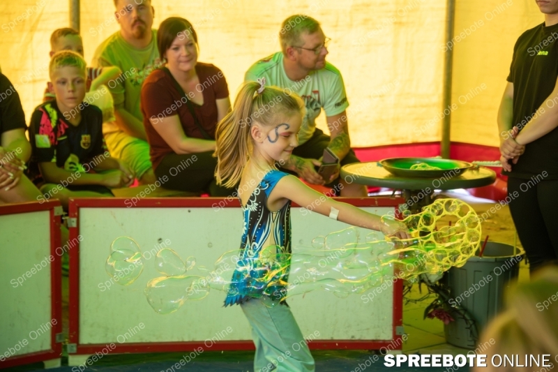 Spreebote-Kleine-Artisten-ganz-Gross_gallery1_05