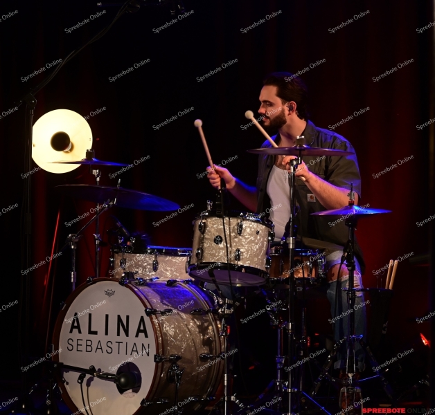 Kufa-Alina-Sebastian-Band-001