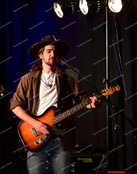 Kufa-Alina-Sebastian-Band-008