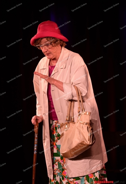 Kufa-Oder-Hahne-Wir-sind-nicht-alt-aber-Sesy-002