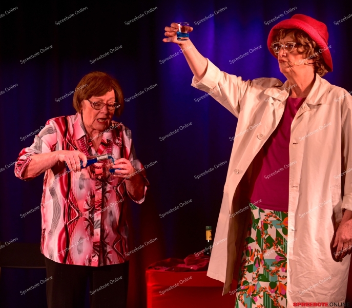 Kufa-Oder-Hahne-Wir-sind-nicht-alt-aber-Sesy-011