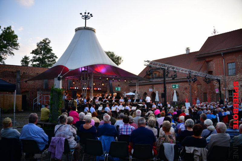 18.Benefizkonzert-Burg-Storkow-07