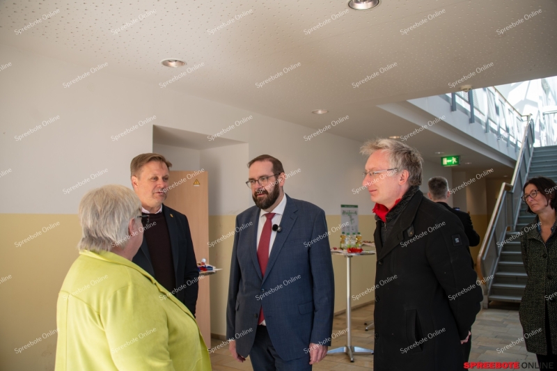 Spreebote-Modulare-Erweiterung-sichert-Schulbetrieb_gallery1_02