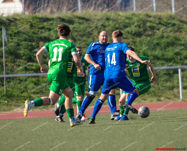 Spreebote-Offener-Schlagabtausch-endet-ohne-Sieger_gallery1_09