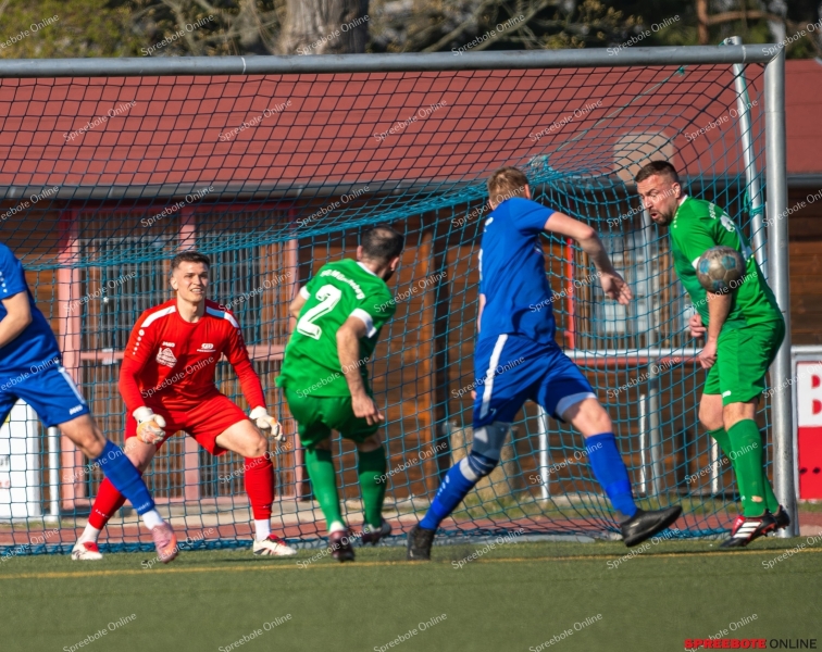 Spreebote-Offener-Schlagabtausch-endet-ohne-Sieger_gallery1_40