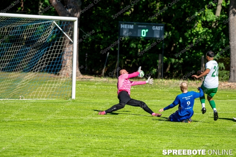 Spreebote-Packendes-Duell_gallery1_01