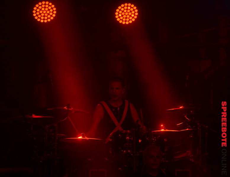 Parkbuehne-Feuerengel-01