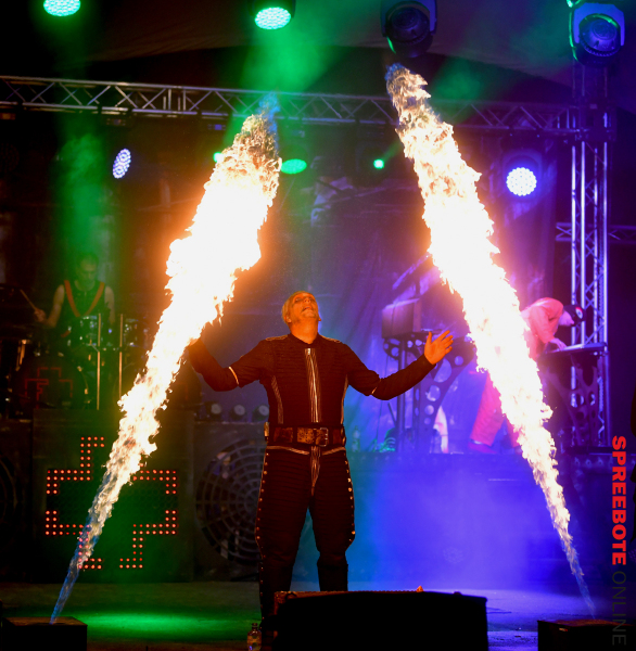 Parkbuehne-Feuerengel-13