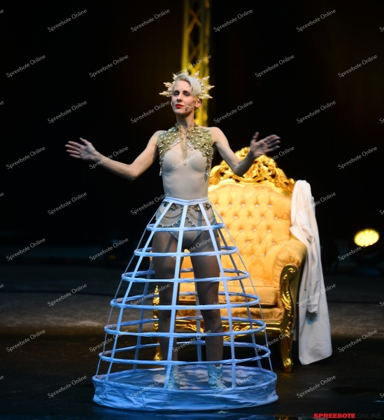 Parkbuhne-Lisa-Eckhart-001