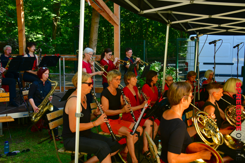Parkclub-Frauenblasorchester-Berlin-01