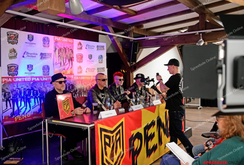 Spreebote-Pia-United-Kufa-Dachetage-Dreh-PK-004