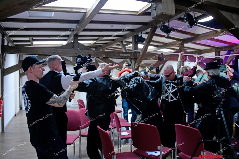 Spreebote-Pia-United-Kufa-Dachetage-Dreh-PK-015