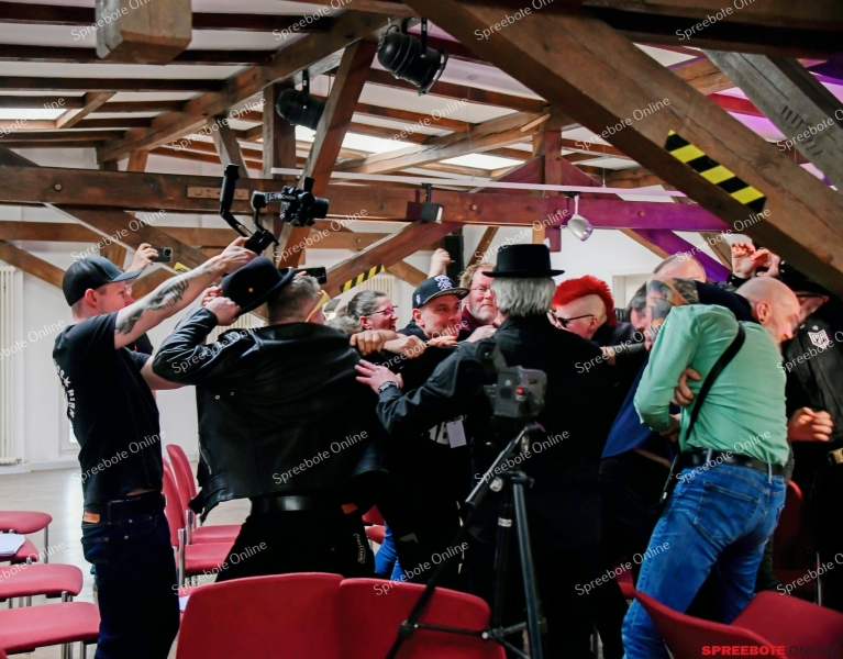 Spreebote-Pia-United-Kufa-Dachetage-Dreh-PK-016