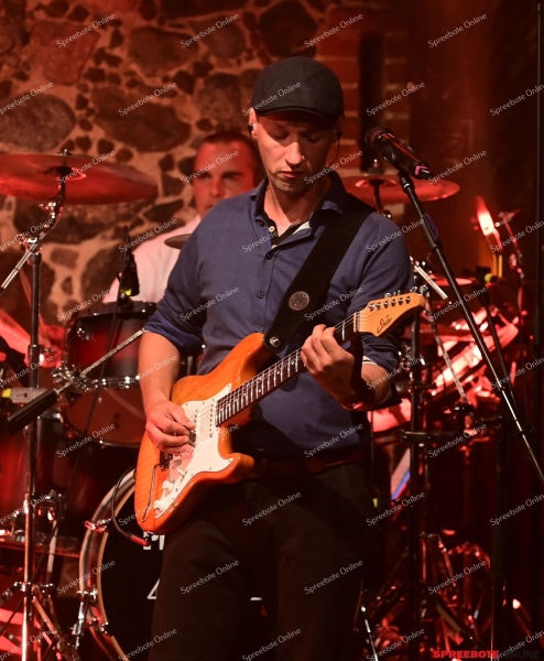 Pink-Floyd-Tribute-Pinks-Choice-008