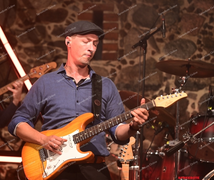 Pink-Floyd-Tribute-Pinks-Choice-014