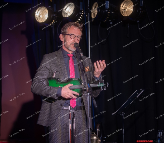 Spreebote-Poesie-mit-einem-Augenzwinkern_gallery1_05