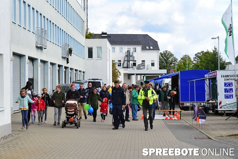 Tag-Off-Tür-Polizei-15