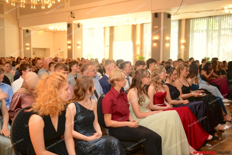 Rahn-Education-Zeugnisse-FOS-001