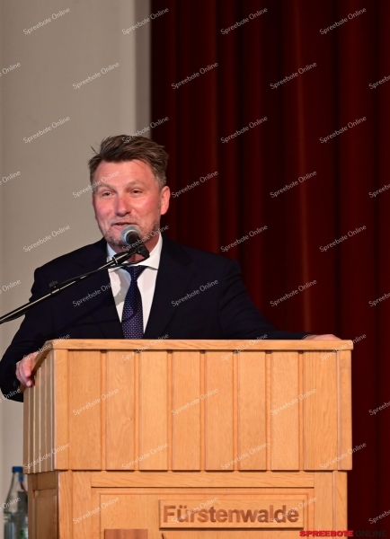 Rahn-Education-Zeugnisse-FOS-007